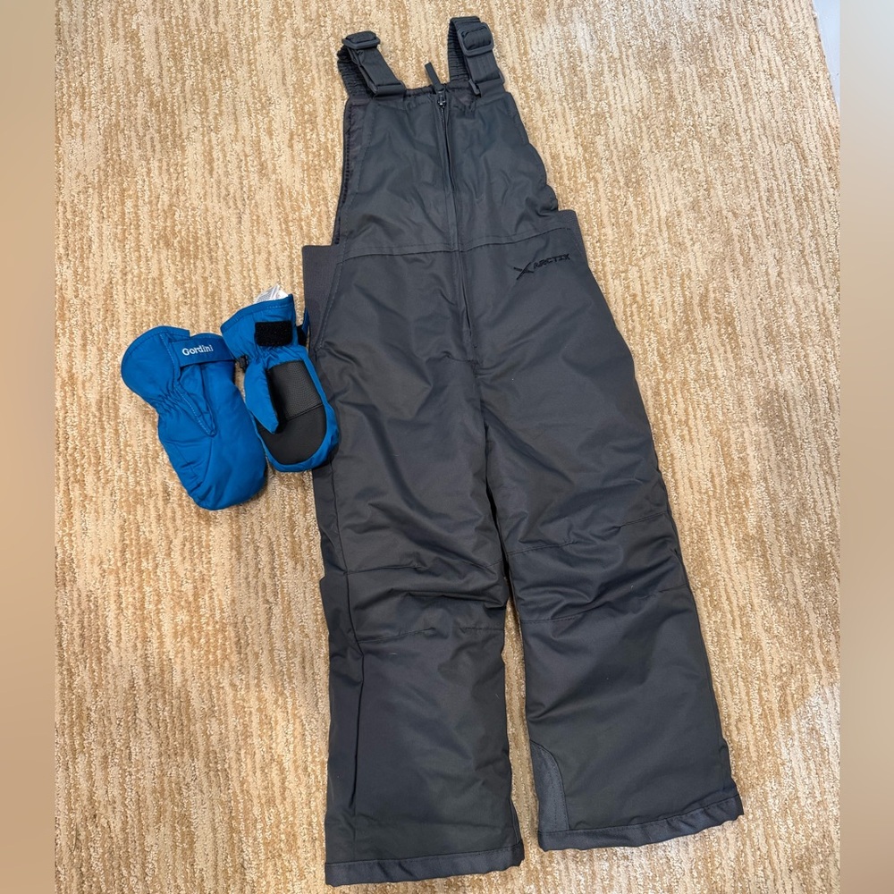 Winter Kids Snowbib Overalls and Gloves; Size 4T